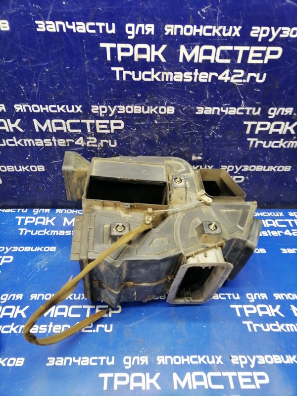 Корпус радиатора печки ISUZU FORWARD FRR32JB 6HE1 1991 (б/у)