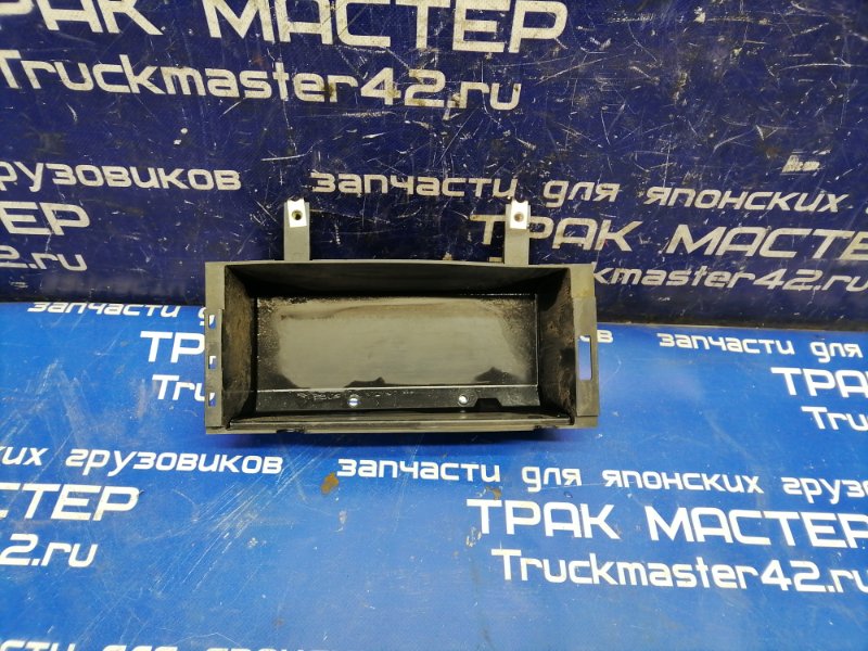 Пластик панели кабины ( кармашек) ISUZU FORWARD FRR32JB 6HE1 1991 (б/у)