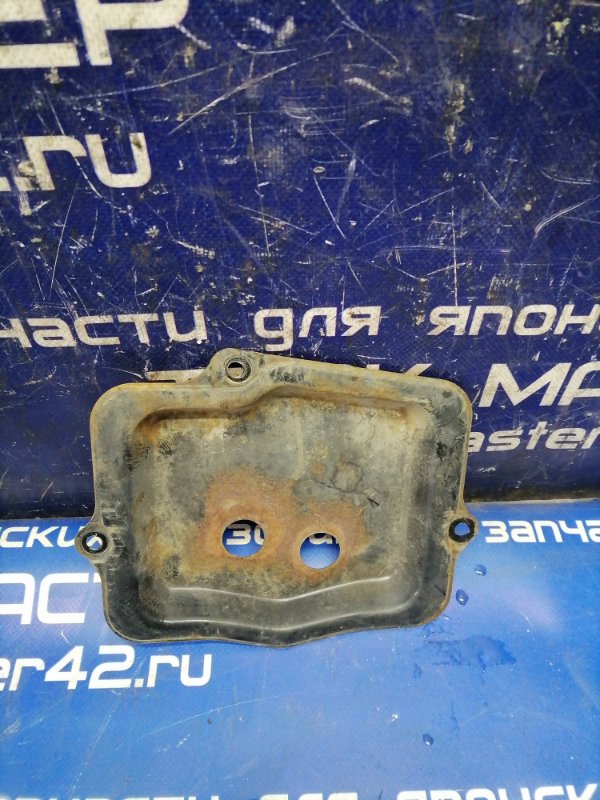 Накладка радиатора ISUZU FORWARD FRR32JB 6HE1 1991 (б/у)