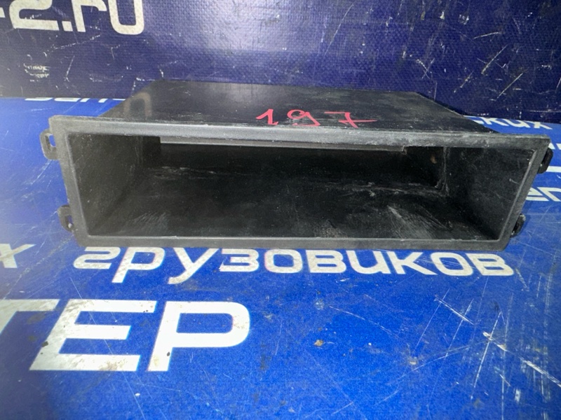 Пластик панели кабины ( кармашек) MITSUBISHI FUSO FK61FM 6M60T 2005 (б/у)