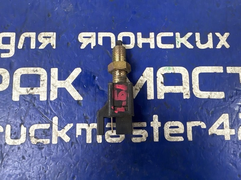 Концевик педали сцепления MITSUBISHI FUSO FK61FM 6M60T 2005 (б/у)
