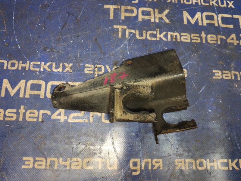 Кронштейн крепления троса кпп MITSUBISHI FUSO FK61HE 6M61 2005 (б/у)