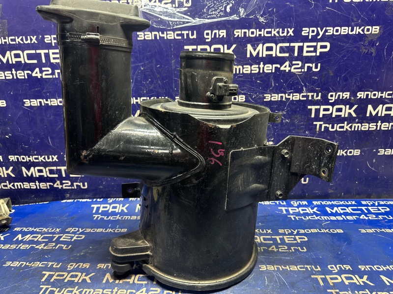 Корпус воздушного фильтра ISUZU FORWARD NRR35E 6HL1 2004 (б/у)