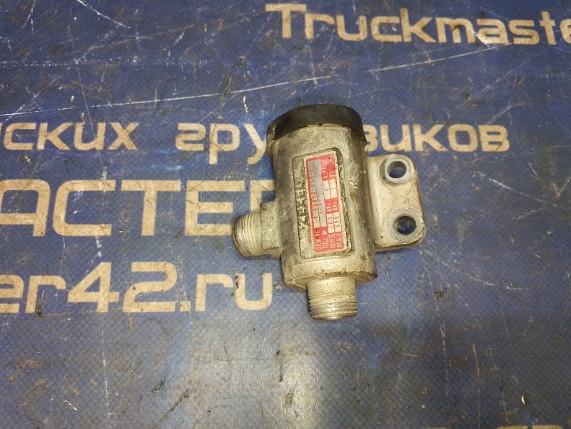 Регулятор давления воздуха ISUZU FORWARD FSR32D 6HE1 1994 (б/у)