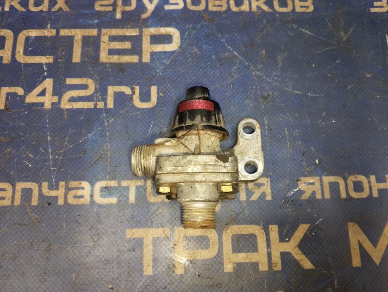 Регулятор давления воздуха ISUZU FORWARD FRR32JB 6HE1 1991 (б/у)