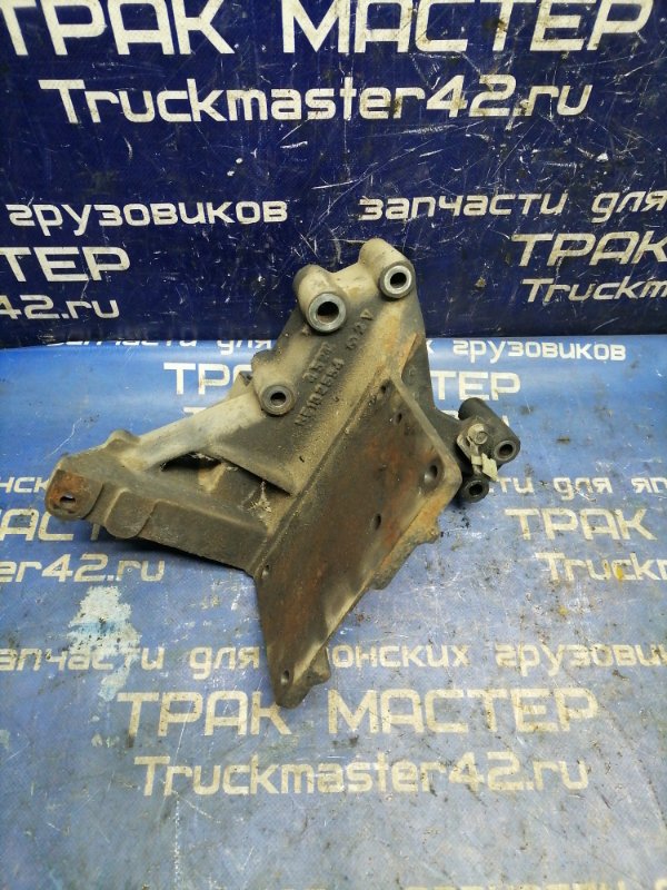Кронштейн крепления рефкомпрессора MITSUBISHI FUSO FK64HK 6M61 2004 (б/у)
