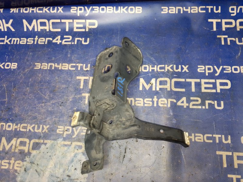 Кронштейн крепления щеки ISUZU GIGA CYJ77 6UZ1 2008 правый (б/у)