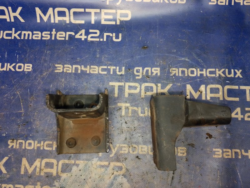 Кронштейн крепления отбойника подрессорника MITSUBISHI CANTER FE82DE 4M50 2007 (б/у)