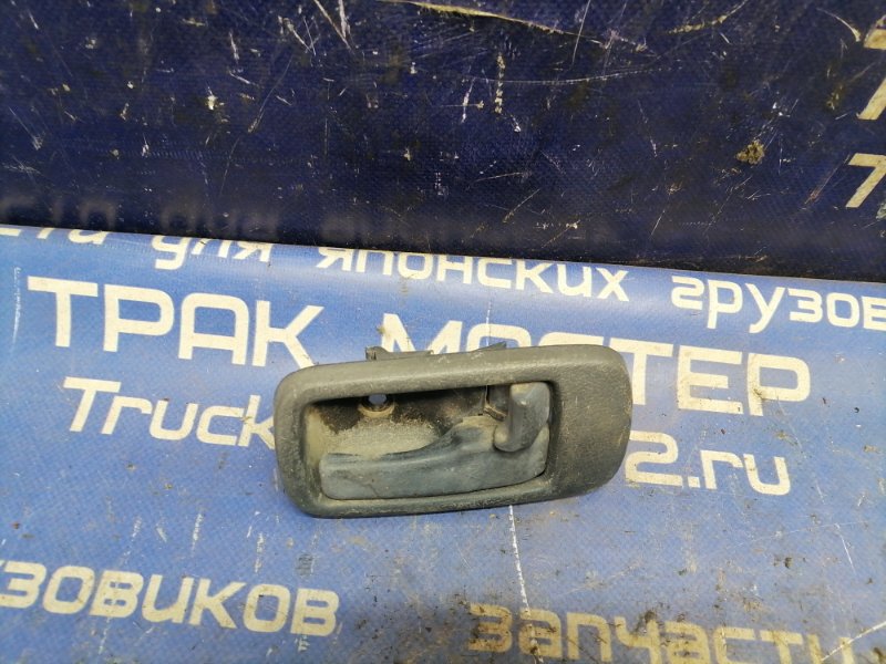 Ручка двери ISUZU FORWARD FRR34 6HK1 2006 правая (б/у)