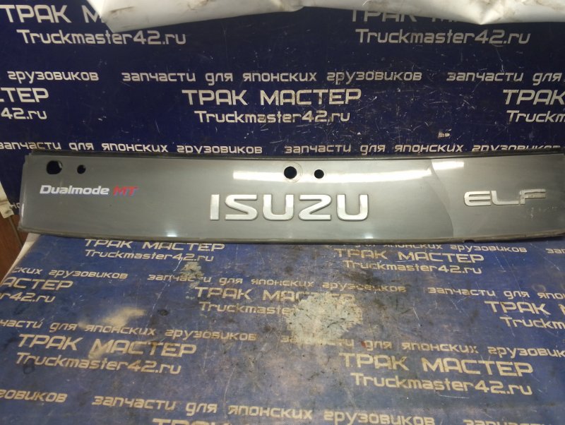 Панель дворников жабо ISUZU ELF NKR81 4HL1 2002 (б/у)