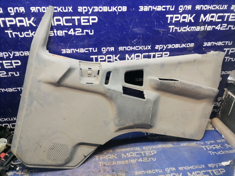Обшивка двери MITSUBISHI CANTER FB501B 4M40 1998 правая (б/у)