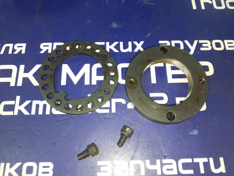 Гайка ступицы MAZDA TITAN WGSAT VS 1998 задняя (б/у)