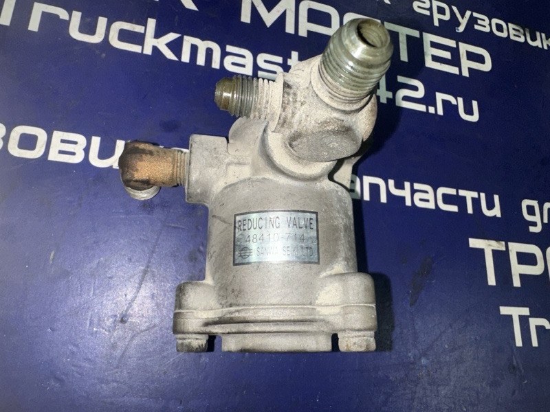 Клапан тормозной системы ISUZU FORWARD FRD35K4S 6HL1 2003 (б/у)