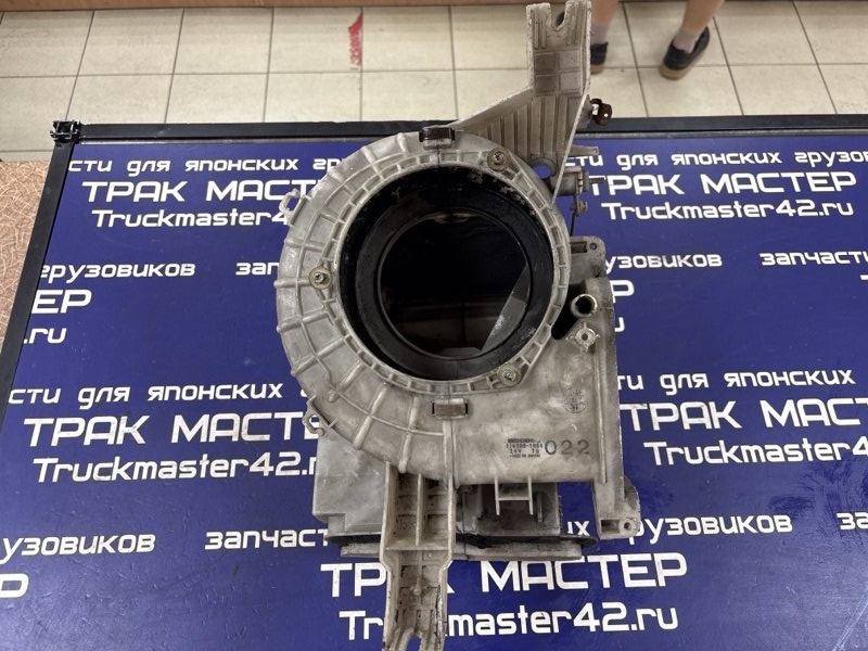 Корпус мотора печки MITSUBISHI CANTER передний (б/у)