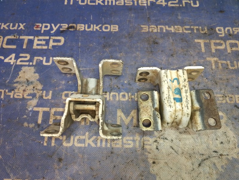 Петля двери MITSUBISHI CANTER FB70ABX 4M40 2004 (б/у)