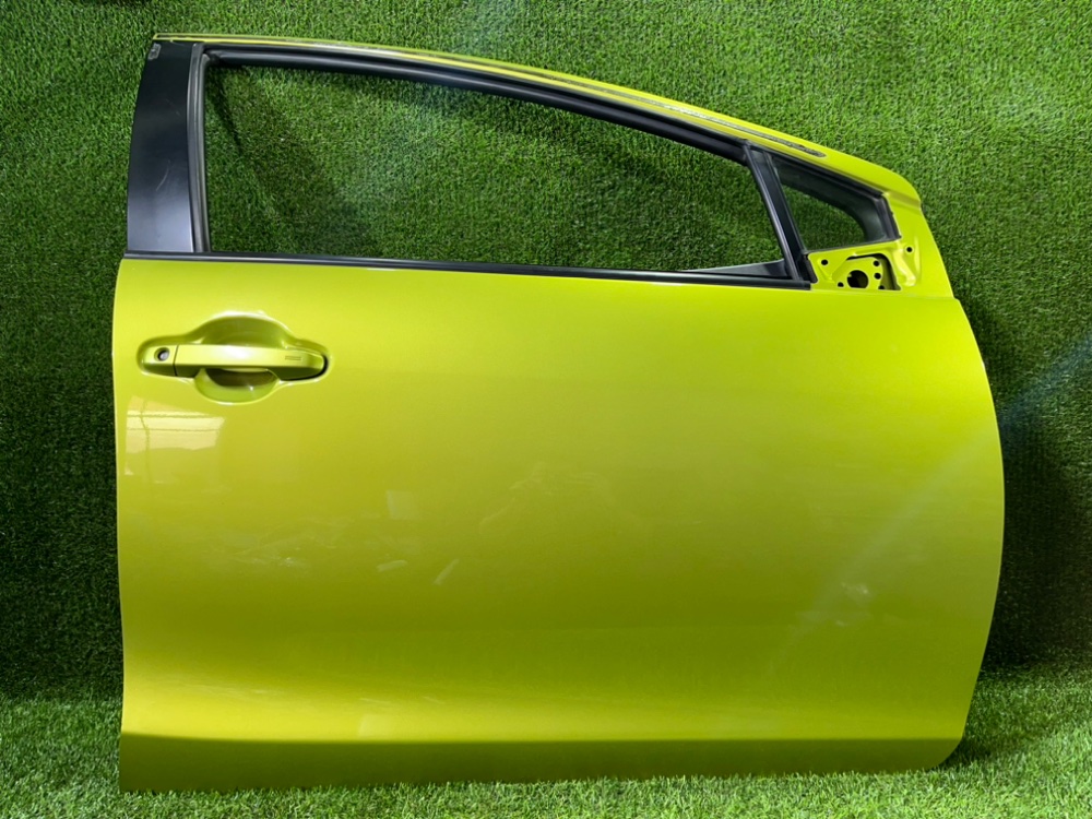 Дверь боковая передняя правая Toyota Aqua 2015 NHP10 1NZFXE 67001-52590 контрактная