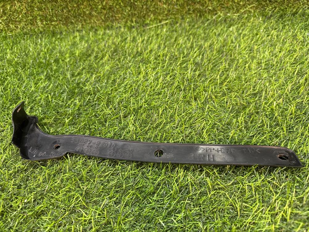 Накладка на крыло передняя правая Toyota Mark II JZX110 1JZGTE