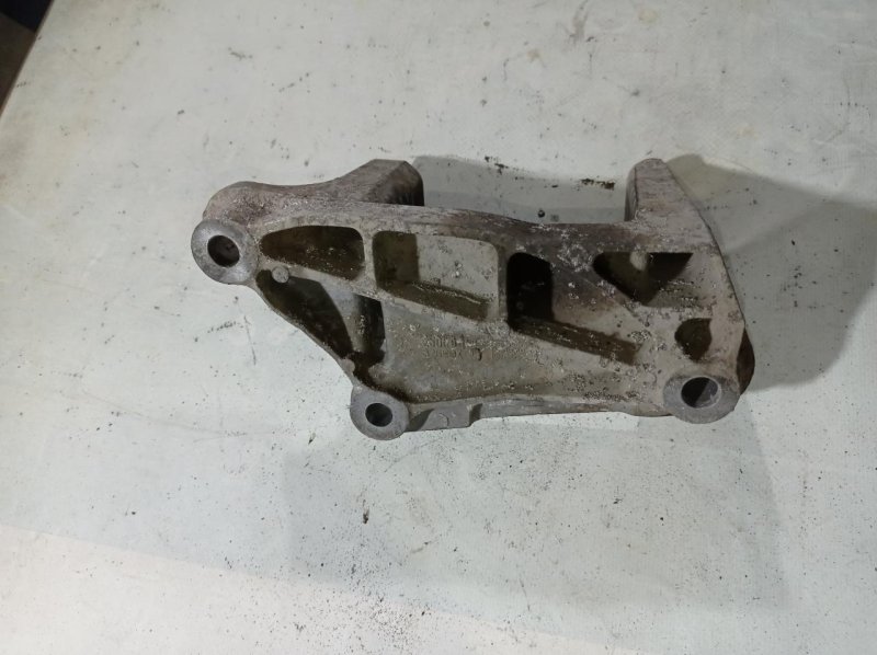 Кронштейн КПП левый Citroen C5 2 2008-2016 RD 1813A2 Б/У