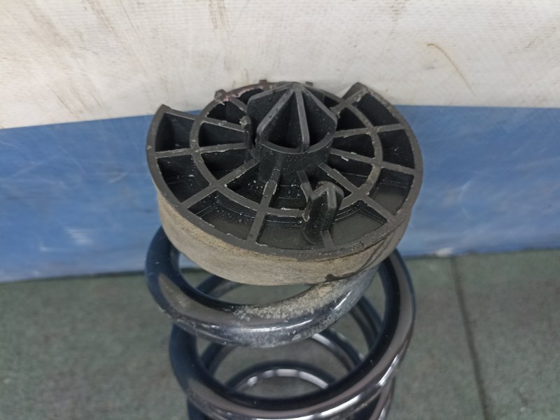 Пружина подвески задняя Audi A5 F53 2.0 CYMC