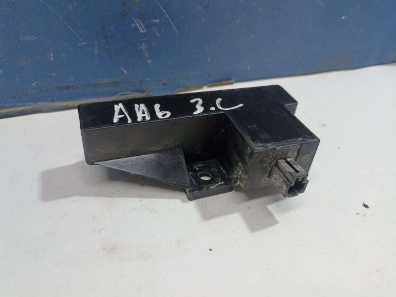 Антенна противоугонной системы задняя левая A6 2005 4F2 3.0 BBJ