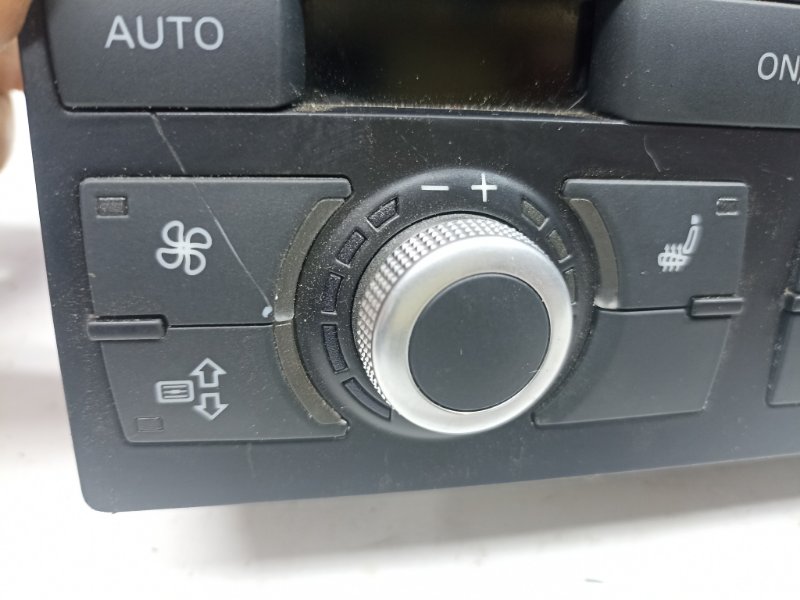 Блок управления климатической установкой задний Q7 2006 4LB 3.0TDi BUG