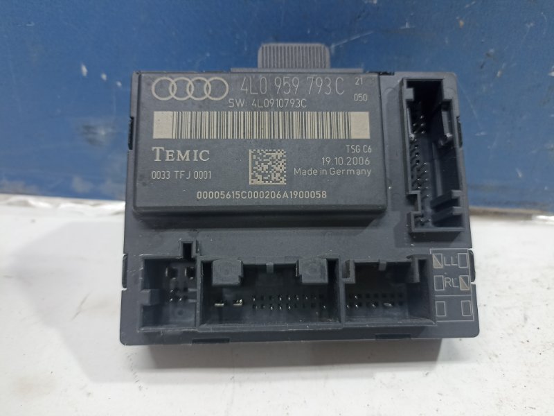 Блок управления дверью передний левый Q7 2006 4LB 3.0TDi BUG