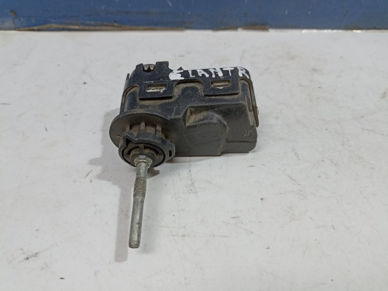 Запчасть корректор фары Hyundai Elantra 2008 HD Б/У Корректор фары Hyundai Elantra 2008 HD Б/У