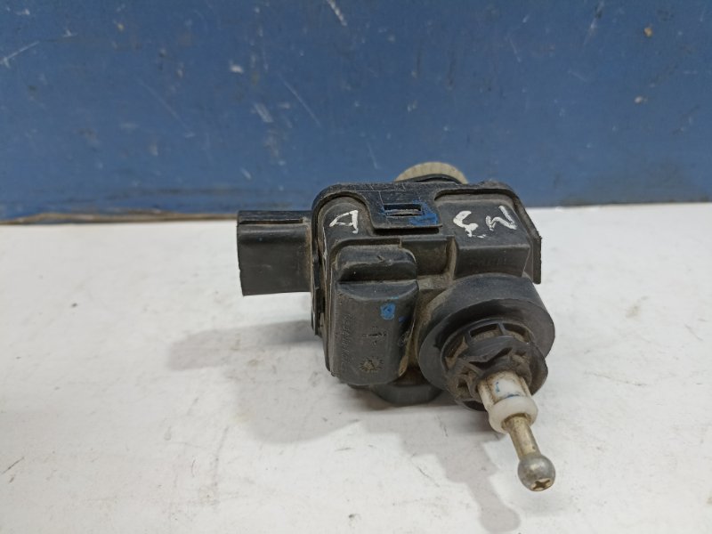 Корректор фары Mazda 3 2002-2009 BK
