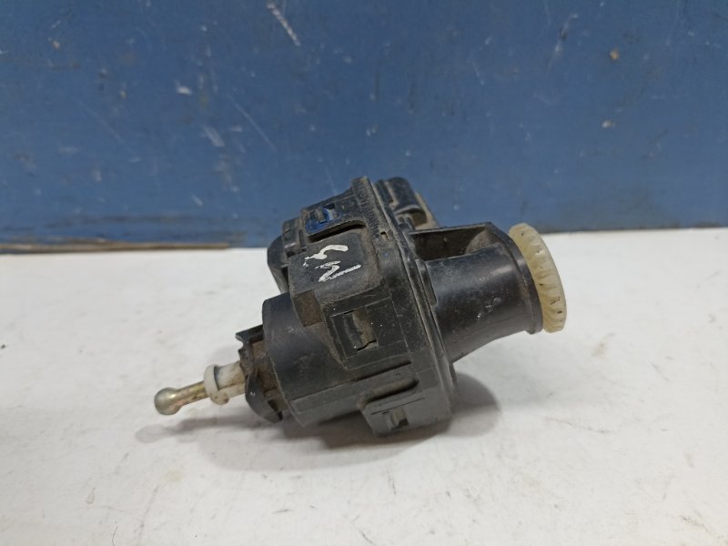 Корректор фары Mazda 3 2002-2009 BK