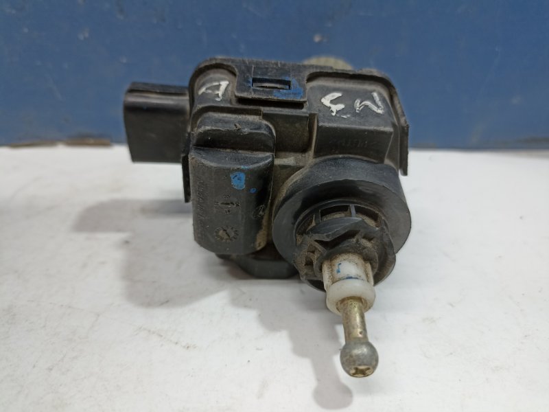 Корректор фары Mazda 3 2002-2009 BK
