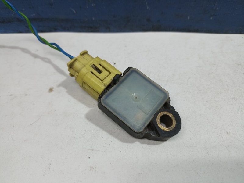 Датчик Airbag передний CEED 2010 ED