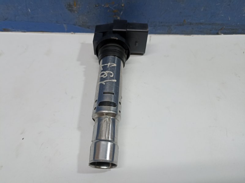 Катушка зажигания Volkswagen Golf 6 2012 1.4 CAXA 036905715F контрактная