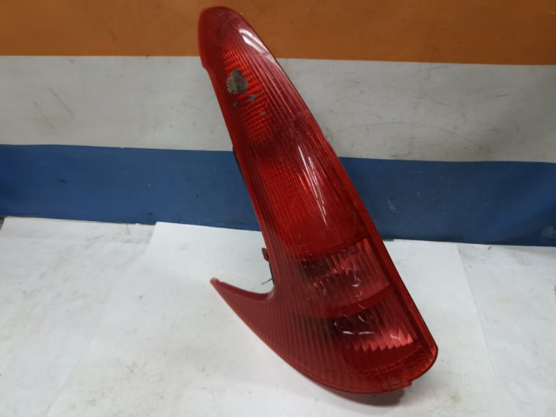 Фонарь задний левый Peugeot 206 2006 6350R4 контрактная