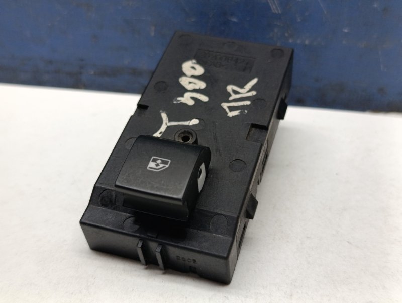 Кнопка стеклоподъемника передняя правая Aveo 2 2013 T300