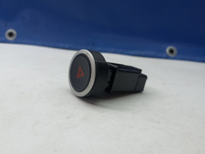 Кнопка аварийки Ларгус 2016