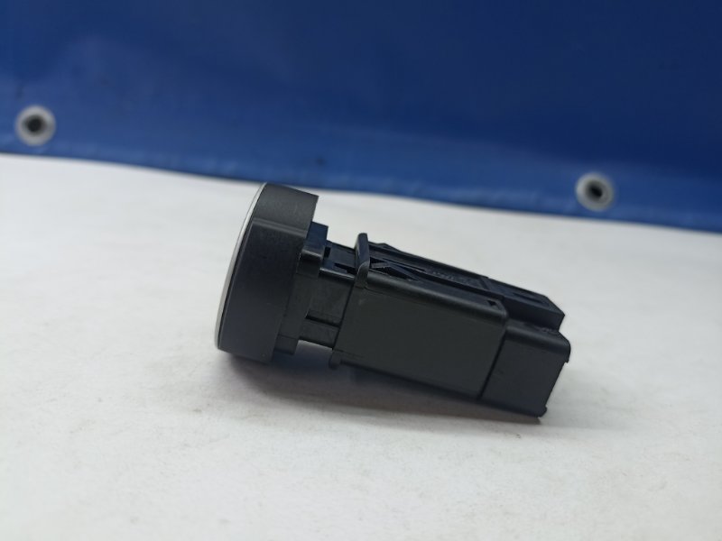 Кнопка аварийки Лада Ларгус