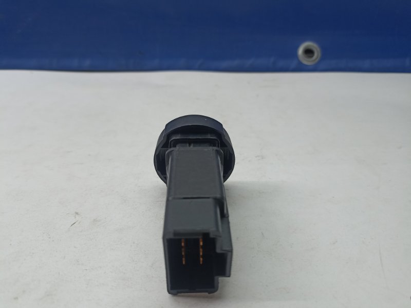 Кнопка аварийки Ларгус 2016