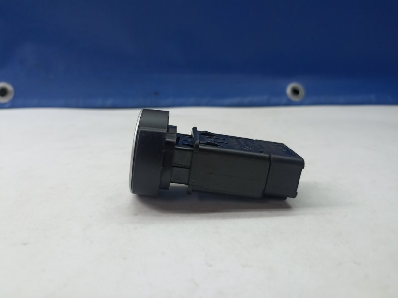 Кнопка аварийки Лада Ларгус