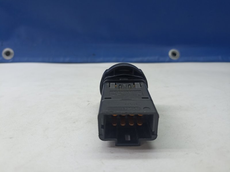 Кнопка аварийки Ларгус 2017