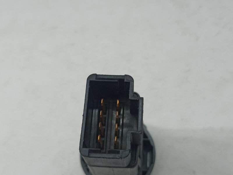 Кнопка аварийки Ларгус 2017