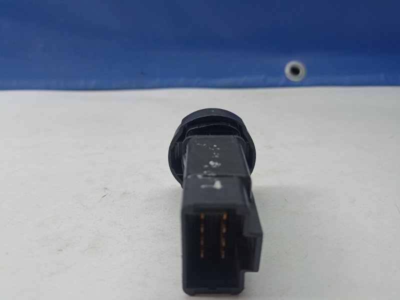 Кнопка аварийки Ларгус 2017