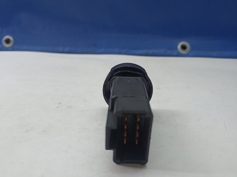 Кнопка аварийки Ларгус 2017