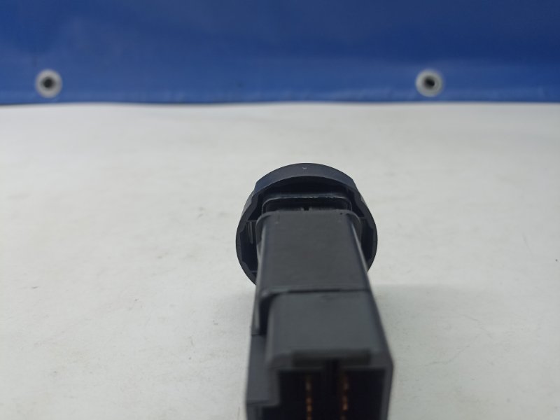 Кнопка аварийки Ларгус 2019