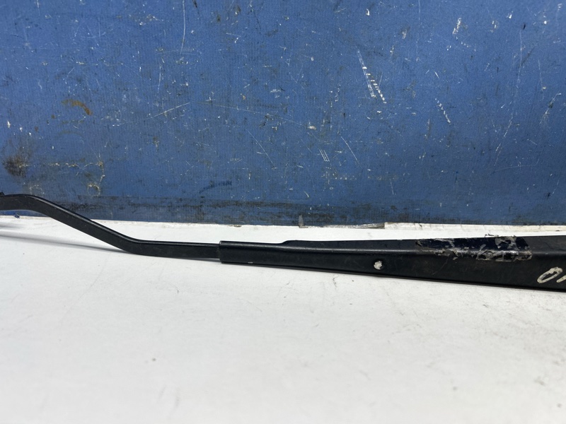 Поводок дворника передний правый Actyon 2008