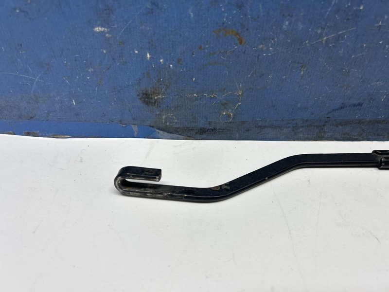 Поводок дворника передний правый Actyon 2008