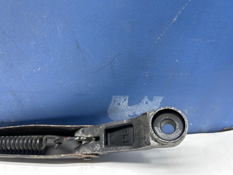 Поводок дворника передний правый Matiz 2012 Поводок дворника передний правый Matiz 2012