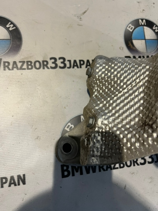 Крепление двигателя правое Audi А4 СЕДАН CDHB Крепление двигателя правое Audi А4 СЕДАН CDHB