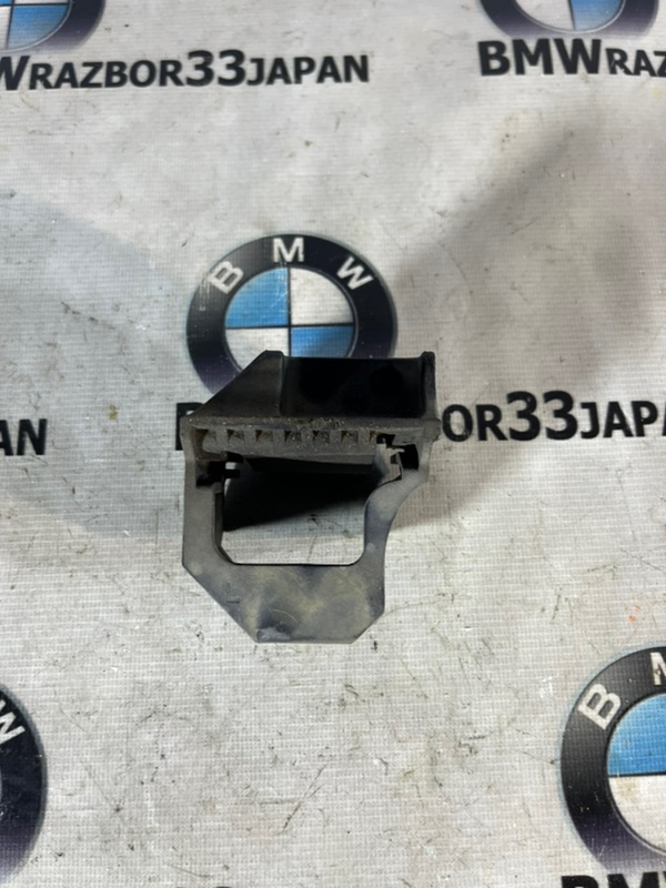 Крепление радиатора левое E87 2008 ХЭТЧБЭК N46B20