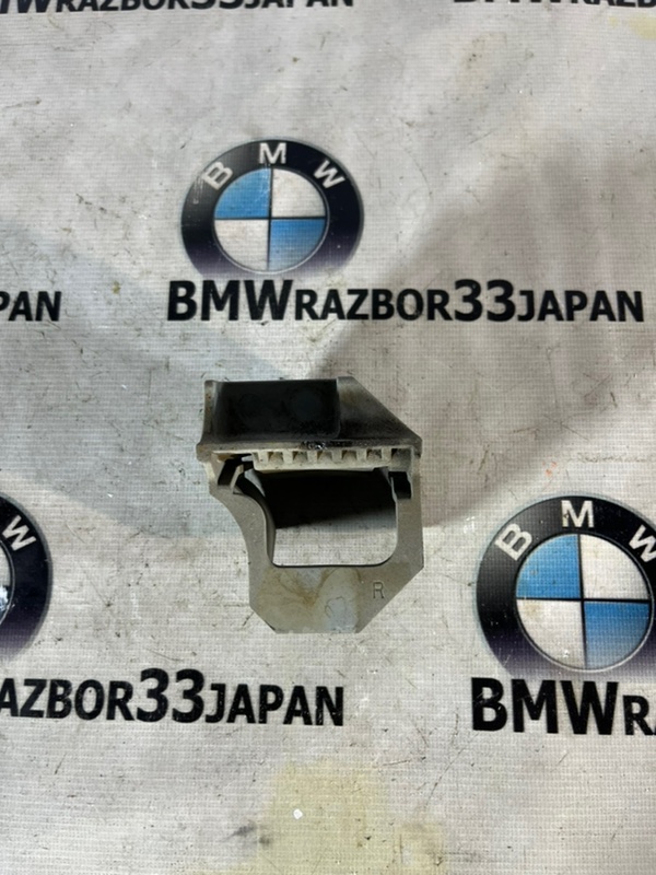 Крепление радиатора правое E87 2008 ХЭТЧБЭК N46B20