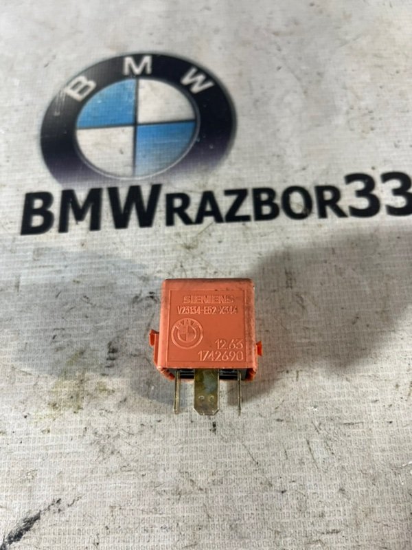 Реле CD-чейнджера BMW E60 СЕДАН M54B30